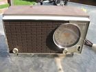 2476449 Zenith Model Table Top Two Tone Am Fm Radio 2476449 Zenith Model Table Top Two Tone Am Fm Radio
