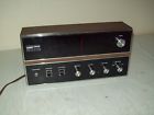 6111a Montgomery Ward Vintage Ariline Am Fm Clock Radio Great Looking