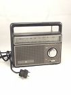 7-2825j Ge Vtg Neral Electric Portable Radio Works Great