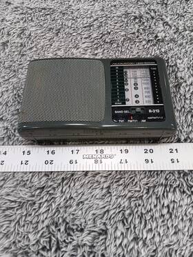 R-313 Acoustix Acoustic 3 Band Am/fm/ Tv Receiver R313 Battery Operated With Antenna Used Works