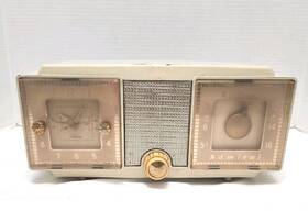 5f33b Admiral Vintage Clock Radio Needs Work Turns On Please Read Description