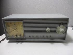 5w39 Admiral Vintage Am Alarm Sleep Date Clock Tube Radio Blue/gray Working
