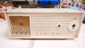 5w3x Admiral Vintage Am Alarm Sleep Date Clock Tube Radio Parts Or Repair