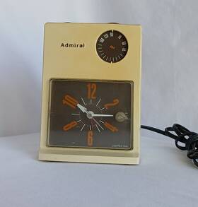 Cr6100 Admiral Corporation Vintage Am Table Alarm Clock Radio In Original Box