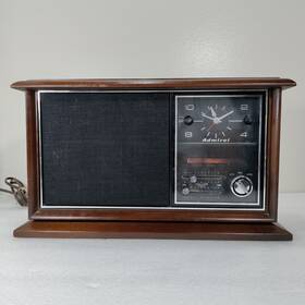 Crf-541 Admiral Crf-543 Am/fm Table Radio Model With A Built-in Am And Fm Antennas Vintage