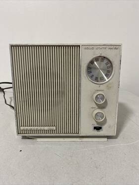 Y403ra Admiral Corp Solid State Am Fm Radio As Is