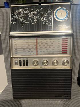 162-f1 Aircastle Vintage Solid State Eight Band Shortwave Radio Tune In World Works