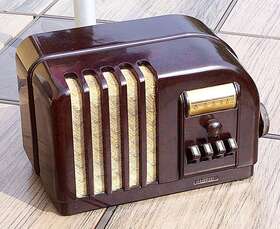 04br-508a Airline / Belmont Radio Model Working Condition See The Video 04br-508a Airline / Belmont Radio Model Working Condition See The Video