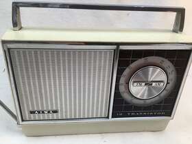 Ar-112 Aiwa 1964 Am/fm Model Portable 12 Transistor Radio Works Japan Quality