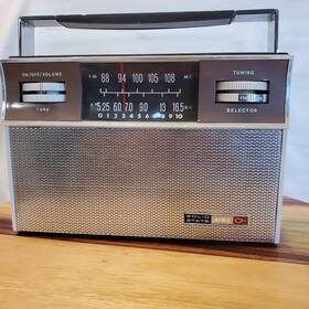 Ar-145 Aiwa Vintage 1965 Am/fm 12 Transistor Radio - Nice Set