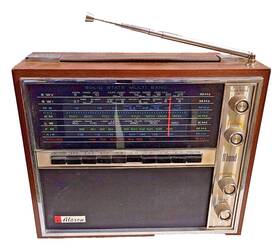 B-168 Alaron Vintage Model Multi 8 Band Radio Read B-168 Alaron Vintage Model Multi 8 Band Radio Read