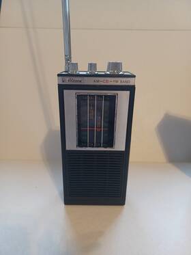 B565 Alaron Vintage Portable Am-cb-fm Radio. Model No. Tested Work B565 Alaron Vintage Portable Am-cb-fm Radio. Model No. Tested Work