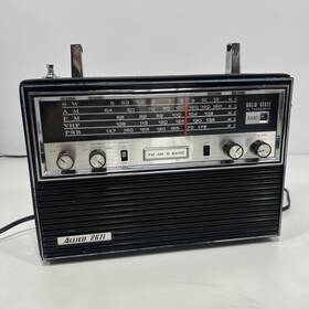 2671 Allied Vintage - 5 Band Solid State Radio Powered- Working