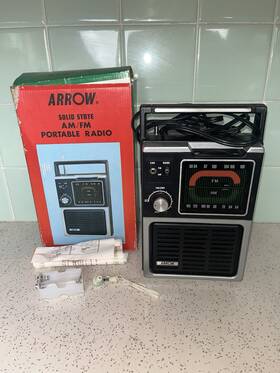 1911 Arrow Solid State Am/fm Portable Radio Model New
