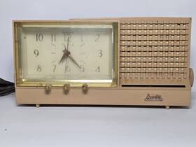 857t Arvin Vintage Clock Am Radio Pink / Tanish Good Bad