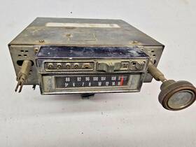 C-977 Audiovox Vtg Vintage Am/fm 8 Track Stereo Radio Untested Parts/repair
