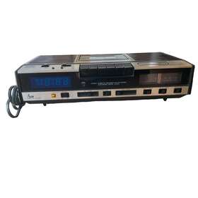 Dcr-9000 Avon Clock Radio Cassette Player Vintage