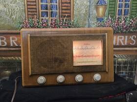 U3038 Beethoven Tube Radio