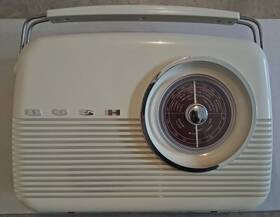 Tr82c Bush Am/fm Portable Radio Retro Tr82 C/bur - Untested Tr82c Bush Am/fm Portable Radio Retro Tr82 C/bur - Untested