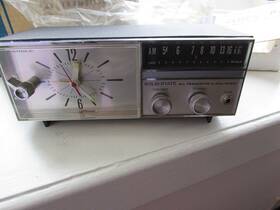 Mc-631 Candle Vtg Transistor Clock Radio In Box Japan