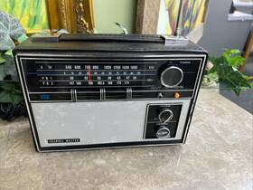 6255 Channel Master Vintage Multi-band Radio Am/ P81/p82 Weather. Model