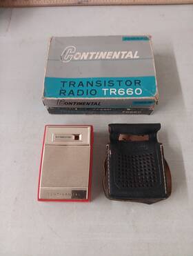 Tr-660 Continental Vintage Am Red 6 Transistor Radio Model With Box Powers Up