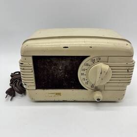 43-8178 Coronado Vintage 1947 Radio Ivory. 5 Tube. Turns On Static. See Vid