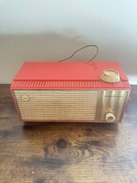 Ra44-8272a Coronado Ra48-8261a Vintage Radio Model Red And Ivory In Color