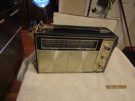 Ra80-5262a Coronado Vintage Gamble Skogma Solid State Twin Speaker Am Fm Sw Portable Radio