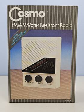 R-2410 Cosmo 043769024108 Nos Vintage Water Resistant Portable Am/fm Radio White