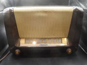 9-113 Crosley Inch 1949 Radio In Good Working Condition And Original Cord.. Cord Is