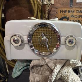 Cr-78 Crosley Vintage Style Am/fm Tabletop Radio White Am Dial Chrome Trim