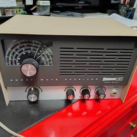 Dg-297 Davstron Regenerative Short Wave Radio Modl Dg 297 Metal Case Vacuum Tube Older Model