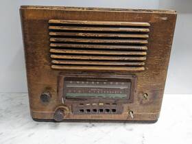 R-1141 Delco Vintage United Motors Detroit Tube Table Wood Radio Parts/repair R-1141 Delco Vintage United Motors Detroit Tube Table Wood Radio Parts/repair