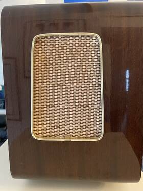 1085fx Delmonico Vintage Am/fm/shortwave Tabletop Radio