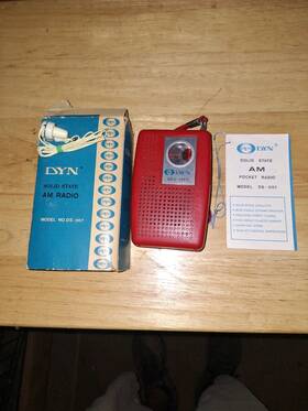 Ds-007 Dyn Solid State Red Vintage Am Radio With Original Box Directions And Earphones