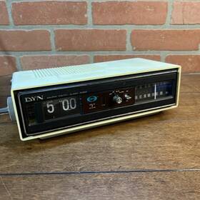Dyn Ds-4546 Vintage Electronics Digital Flip Dial Alarm Clock Am/fm Radio