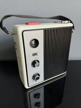 8110 Electra Radio Corp. Erc Vtg Am/fm And Tape 8 Track Player Retro Rare