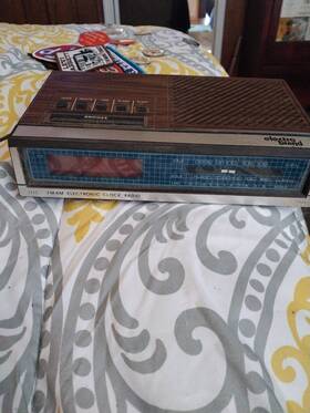 4429 Electro Brand Vintage Model Alarm Clock Radio Am-fm Instant Weather Battery