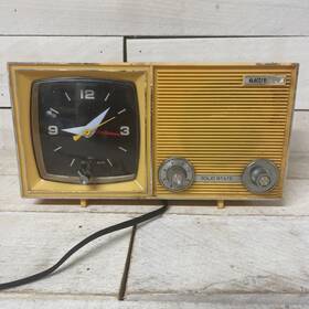 4470 Electro Brand Vintage Am Clock Radio - Solid State Working Yellow And Silver