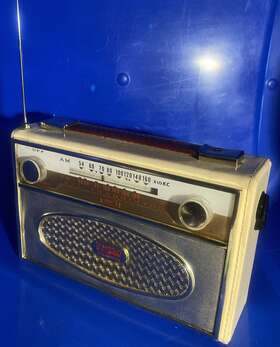 Ez-14 Emdeko Very Rare 1960s Am/fm Portable 14 Transistor Radio Untested