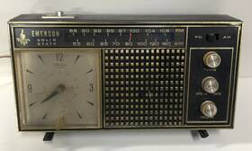 31l12 Emerson Vintage Clock Radio Solid State 1960s 31l12 Emerson Vintage Clock Radio Solid State 1960s