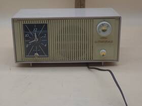 31l15 Emerson Tan Vintage Admiral Radio Working