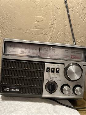 3915 Emerson Am/fm Radio Vintage