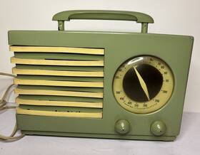 8cw-334-2 Emerson Vtg 1930s Inch Bullseye Tube Radio - Green Works Art Deco Mcm