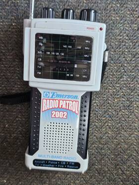 Mss-1383 Emerson Radio Patrol 2002 Handheld Fm Cb Air Wx