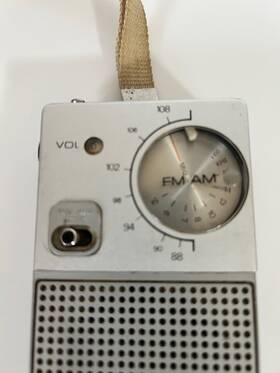 P3751 Emerson Radio Vtg Model Am/fm Receiver Pocketable Transistor Does Work