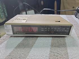 Re5515be5 Emerson Vintage Am/fm Digital Alarm Clock Radio Tested Works