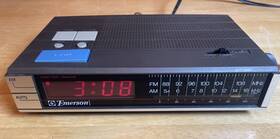 Red5510a Emerson Vintage 1980s Am/fm Clock Radio Black Tested And Works