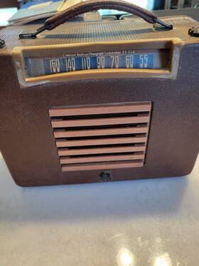 T5750 Emerson Vintage Working Am Tabletop Tube Radio Model 553a